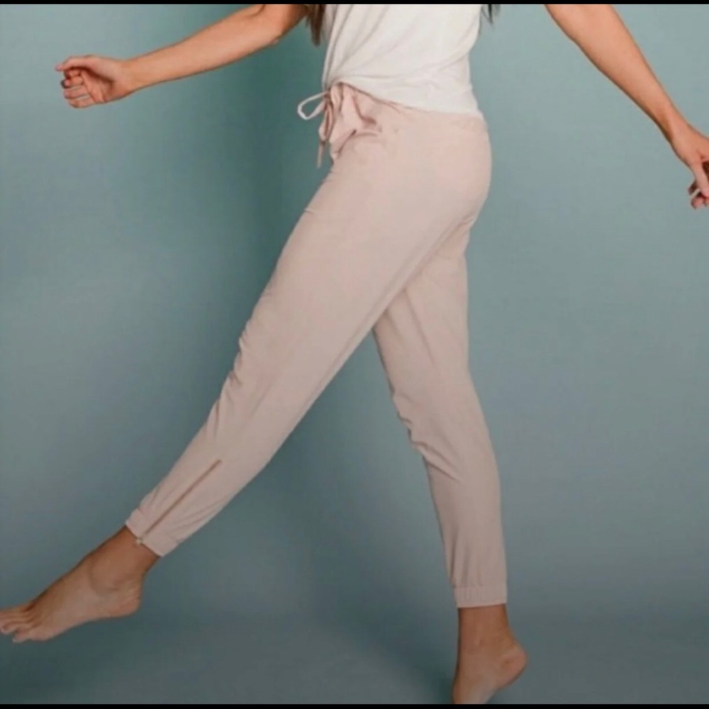 Albion Light Pink Jetsetters Sz. M Petite